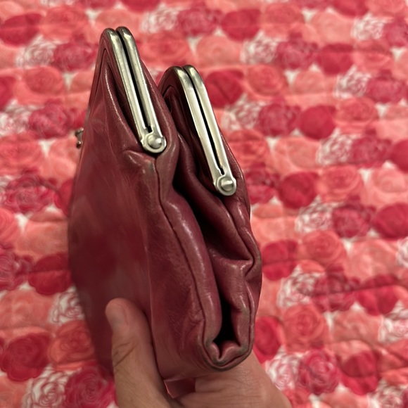 Hobo wallet in a pink color with a tan brown interior design. Great condition! - Picture 5 of 12
